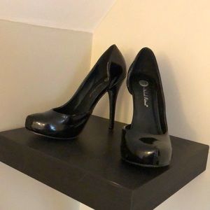 M by Michael Antonio black heels size 5.5